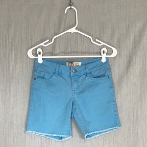 l.e.i. Light Blue Ashley Lowrise Shorts In Junior's Size 3